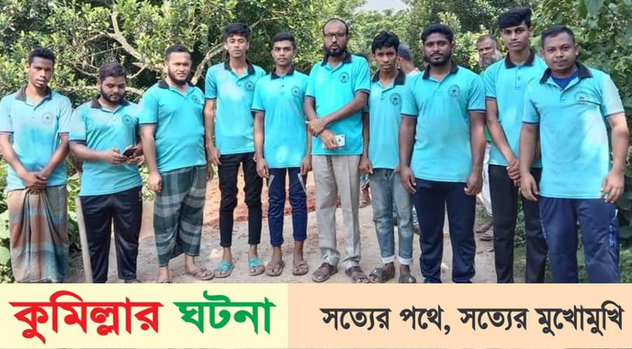 দেবীদ্বারে স্বেচ্ছাশ্রমে সড়ক সংস্কার করলো নবজাগরণ সংঘ