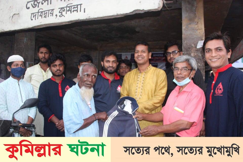 দেবীদ্বারে অসহায় হত দরিদ্র ও ছিন্নমূল মানুষের শীত নিবারনে ‘মানবতার দেয়াল’ উদ্ভোধন