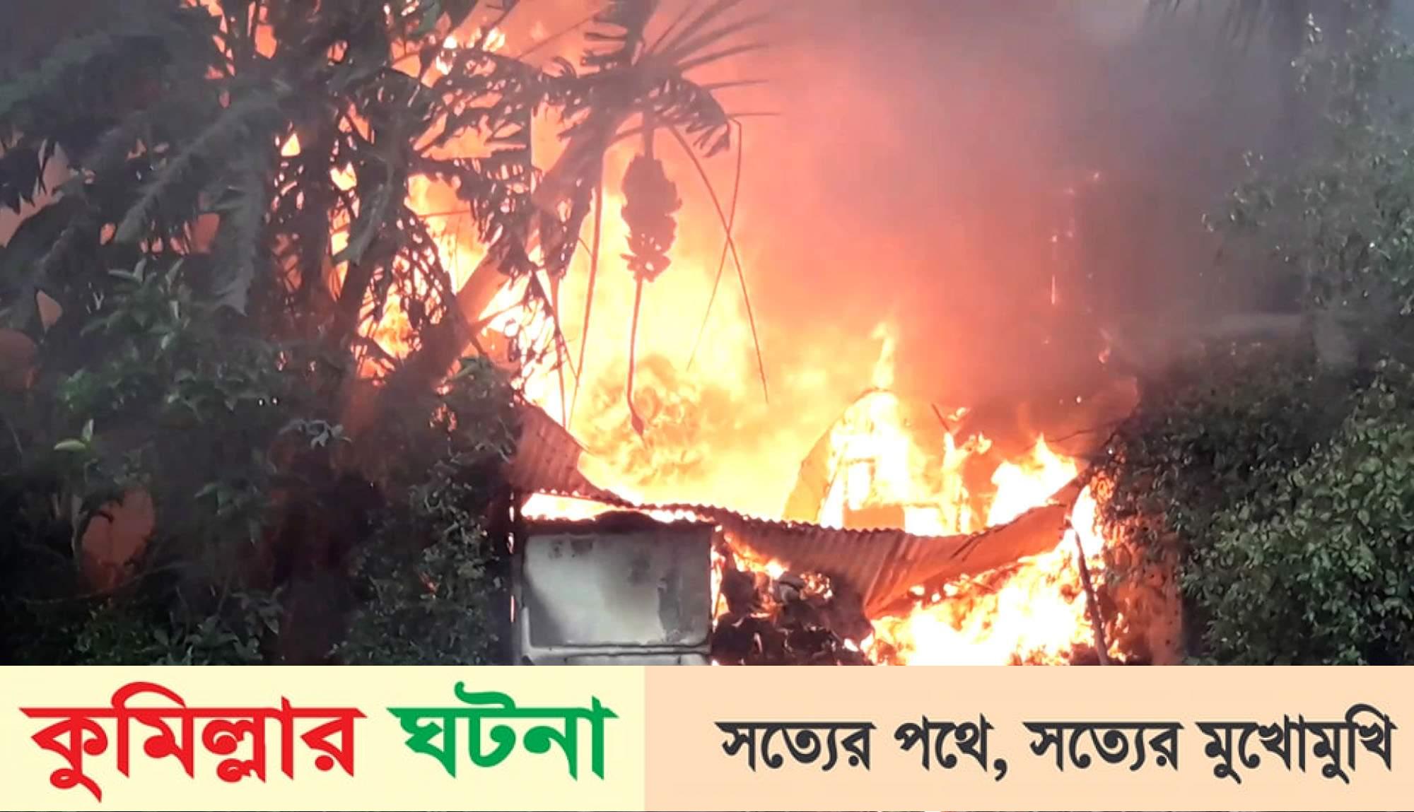 গোপালগঞ্জে আগুনে পুড়ে গেছে ৩টি দো-তলা দোকান ঘর